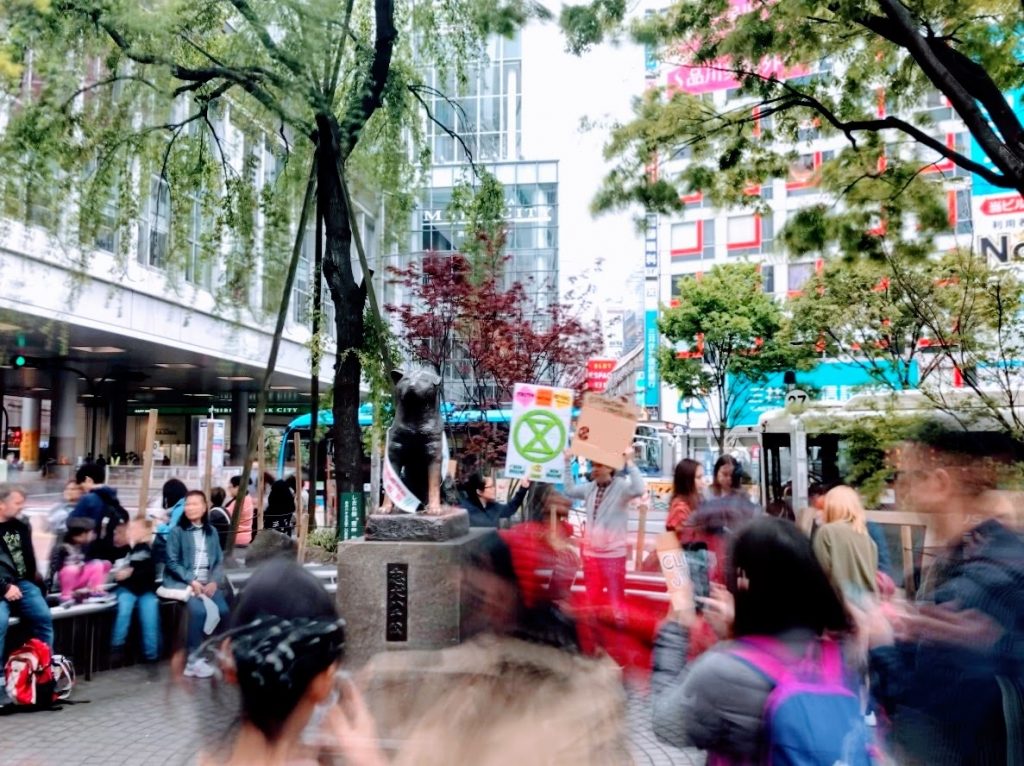 ハチ公　渋谷駅　観光客