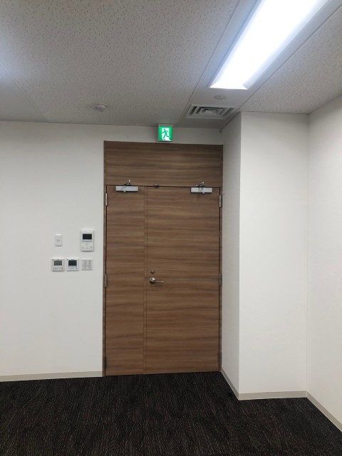 リアンプレミアム博多駅前ビル　クイックサービス　博多　事務所