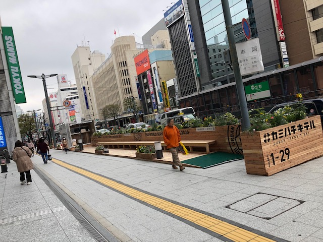 ベンチ