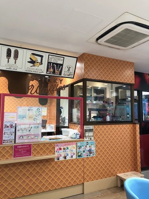 ワッフル店内