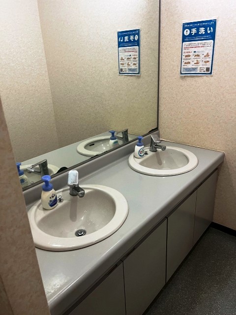 六月田ビル (1).jpg