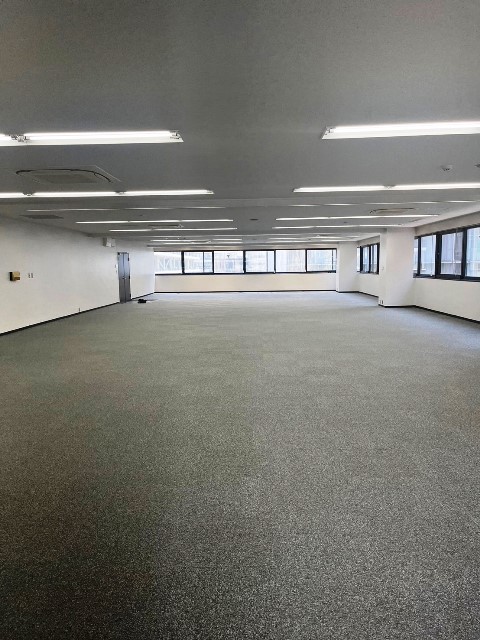 日本経済新聞西部支社ビル (22).jpg