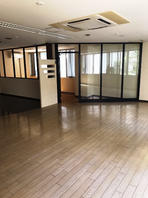 ロクバイビル (12).jpg