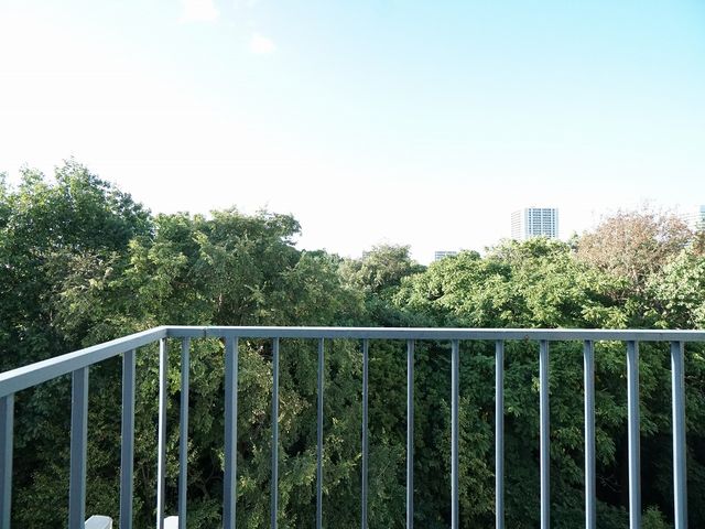 植物園グランドハイツ西701_窓からの眺望.jpg
