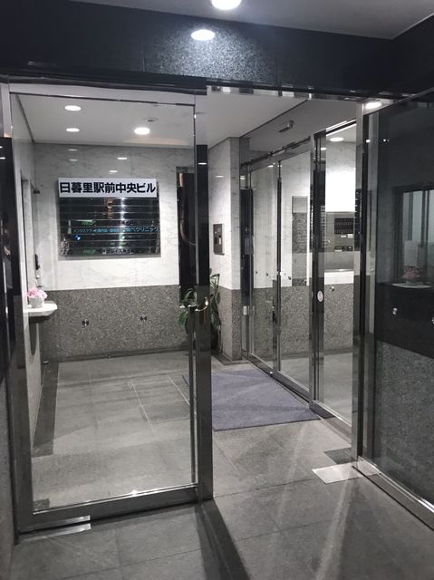 日暮里駅前中央9.JPG