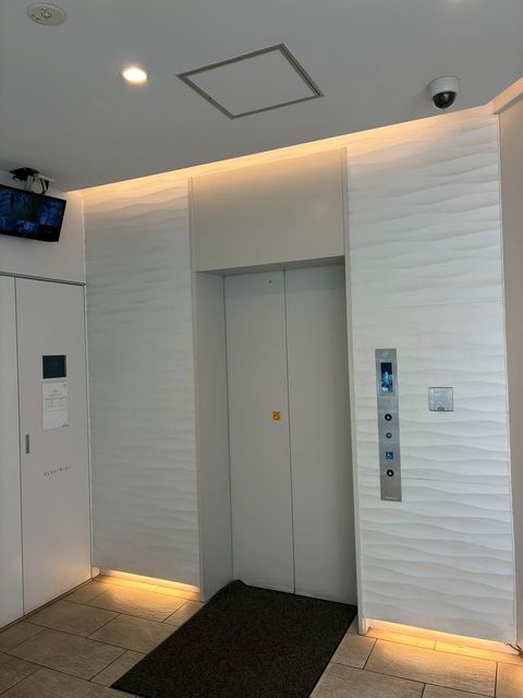 IZAI4.jpg