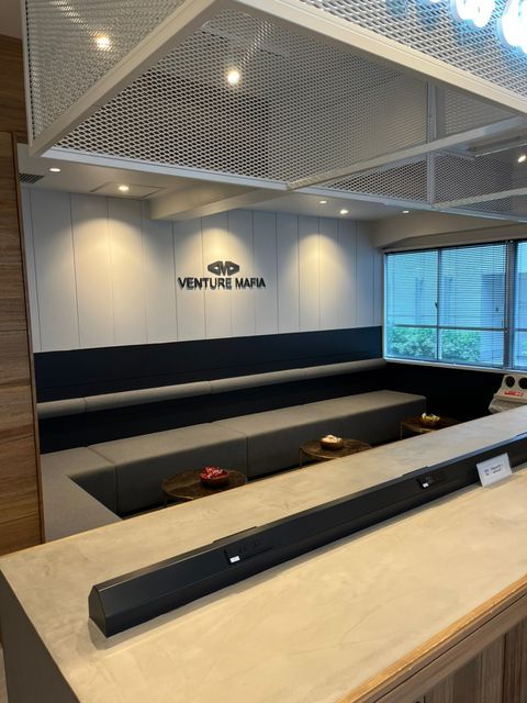 VENTURE MAFIA1号店3.jpg