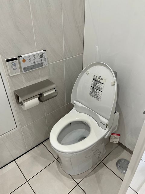 神戸商工貿易センター (1).jpg