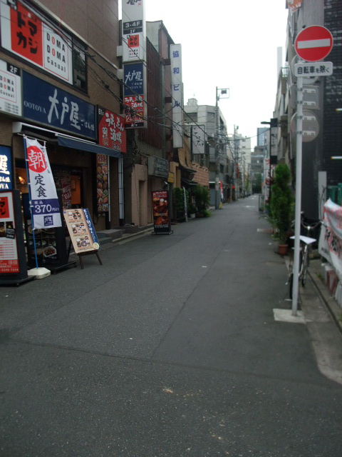 神田鍛冶町駅前3.JPG