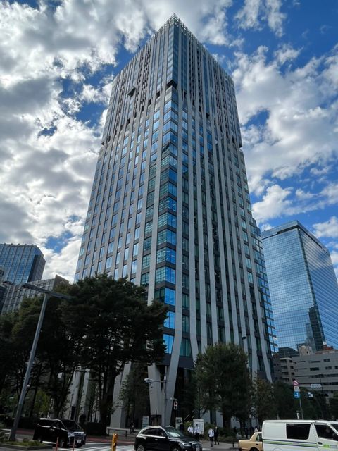 Dタワー西新宿外観.jpg